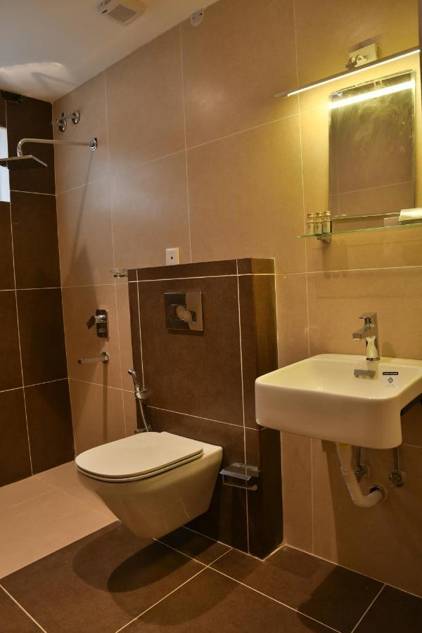 Mirth Hotels And Resorts Kanthalloor Exterior foto